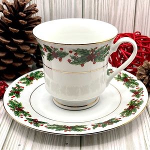 Truly Tasteful Fine China Holly Wreath Saucers Plate set of 9 & 3 Footed Mugs